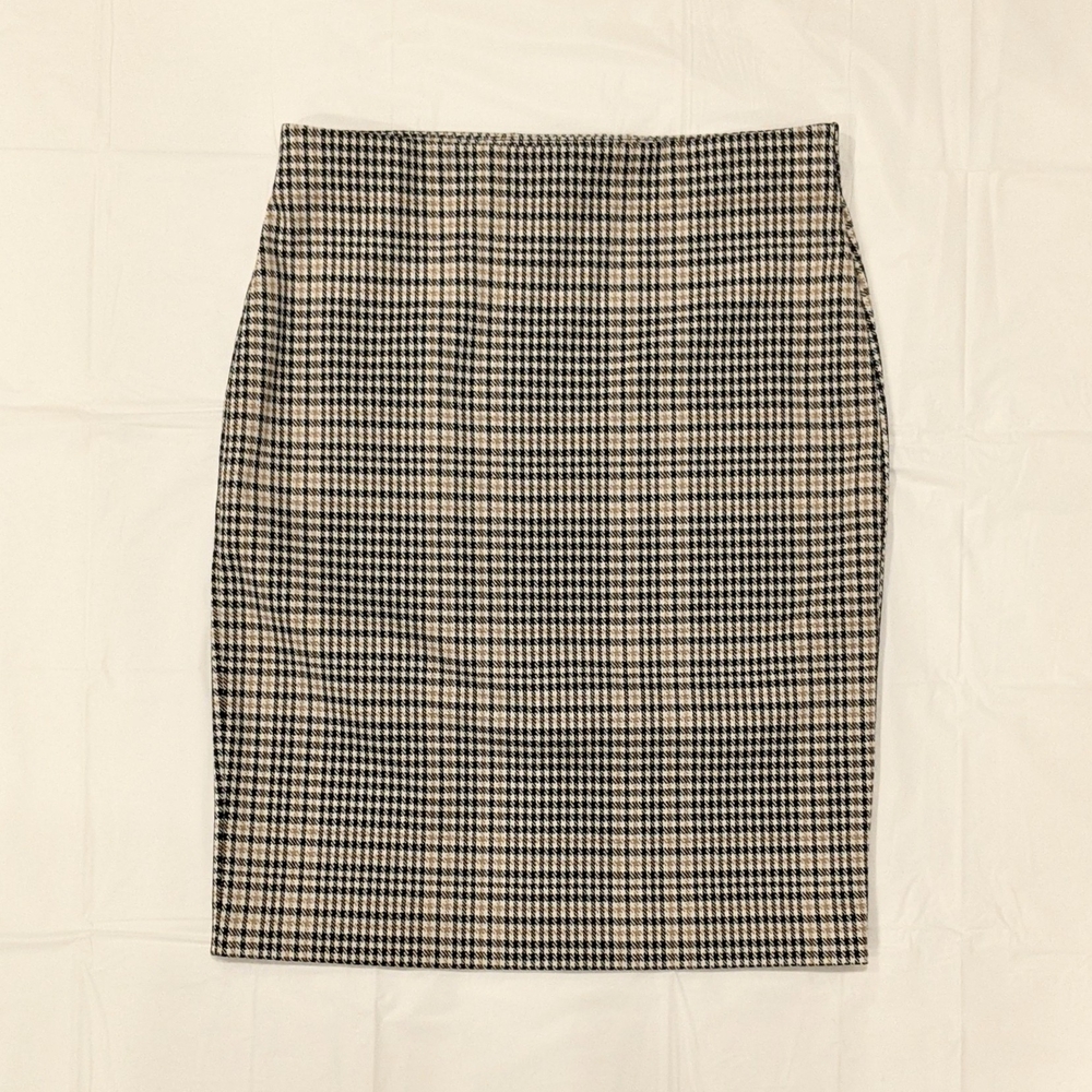 Classic Black and Cream Plaid Skirt